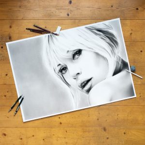 Realistische Brigitte Bardot Bleistiftzeichnung von Dirk Richter – detailreiches Portrait der französischen Filmikone mit ausdrucksstarkem Blick